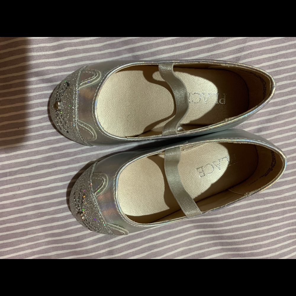 Size 5 silver children place shoes for baby girl